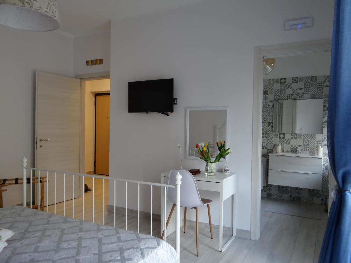 Apartment White Lady